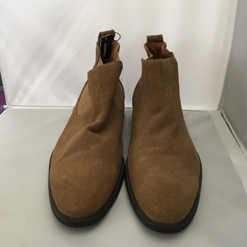 CHUKKA BOOTS FOR MEN.
